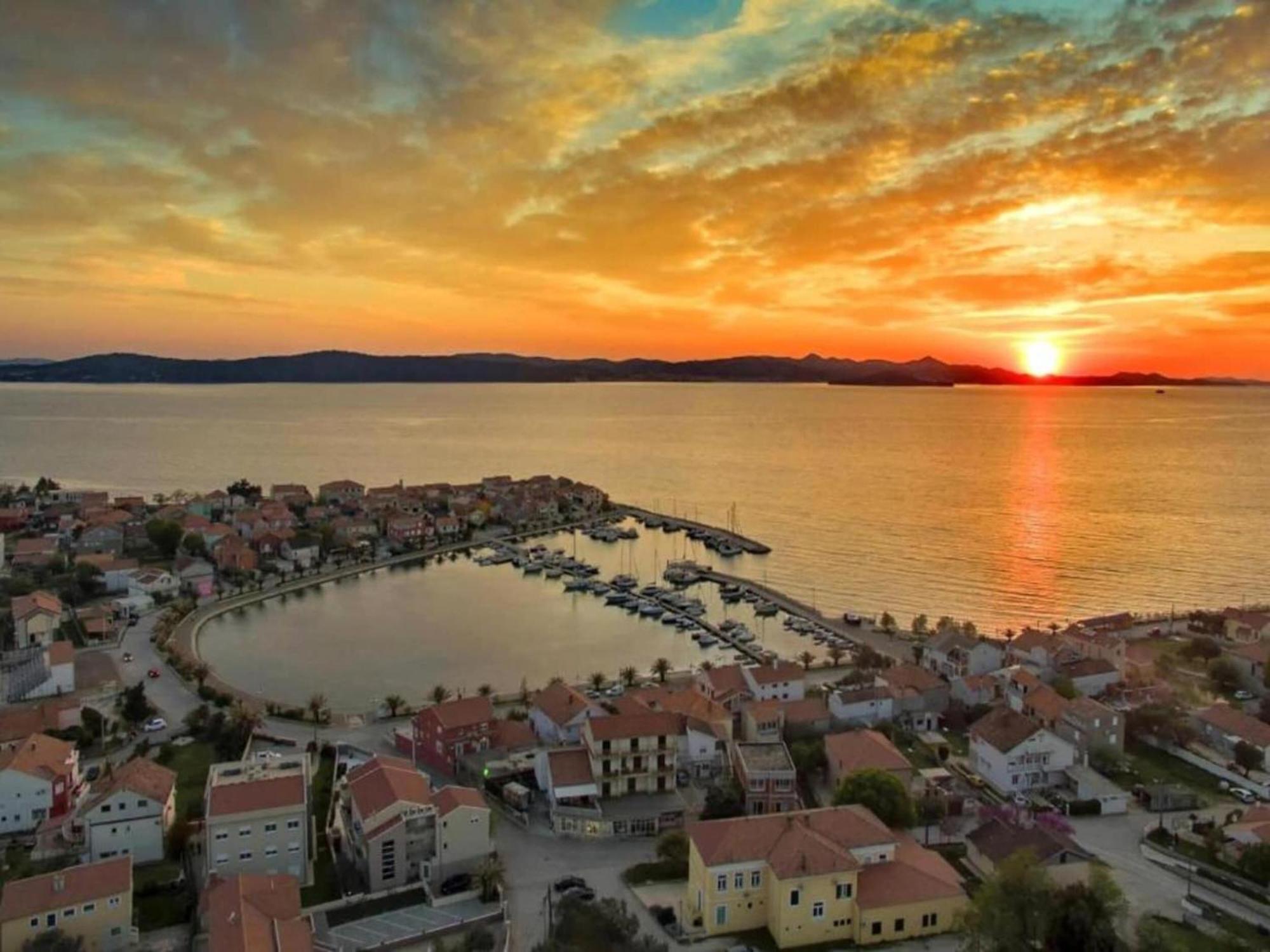 Scenic Holiday Home In Bibinje Near Sea Екстериор снимка