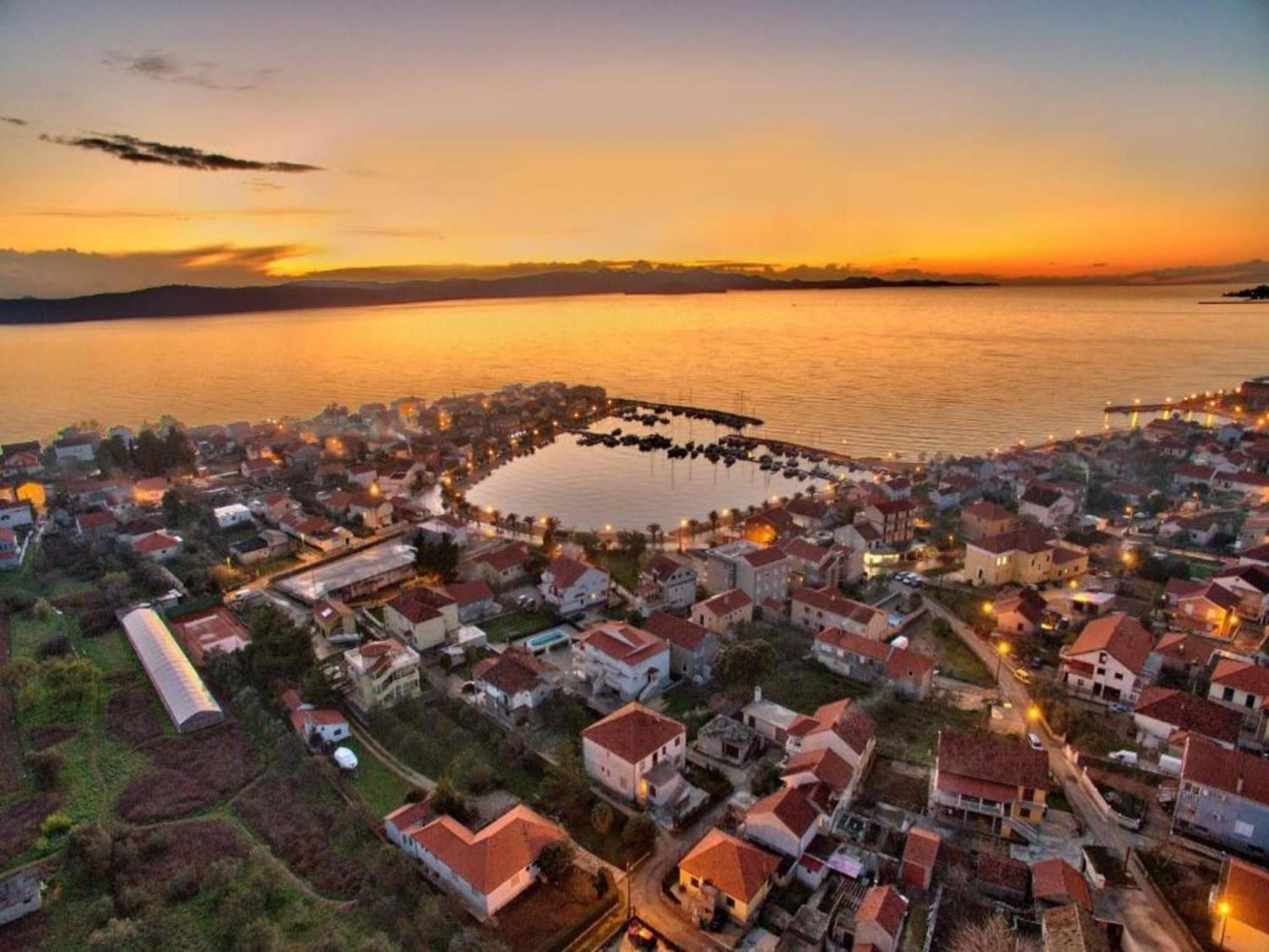 Scenic Holiday Home In Bibinje Near Sea Екстериор снимка